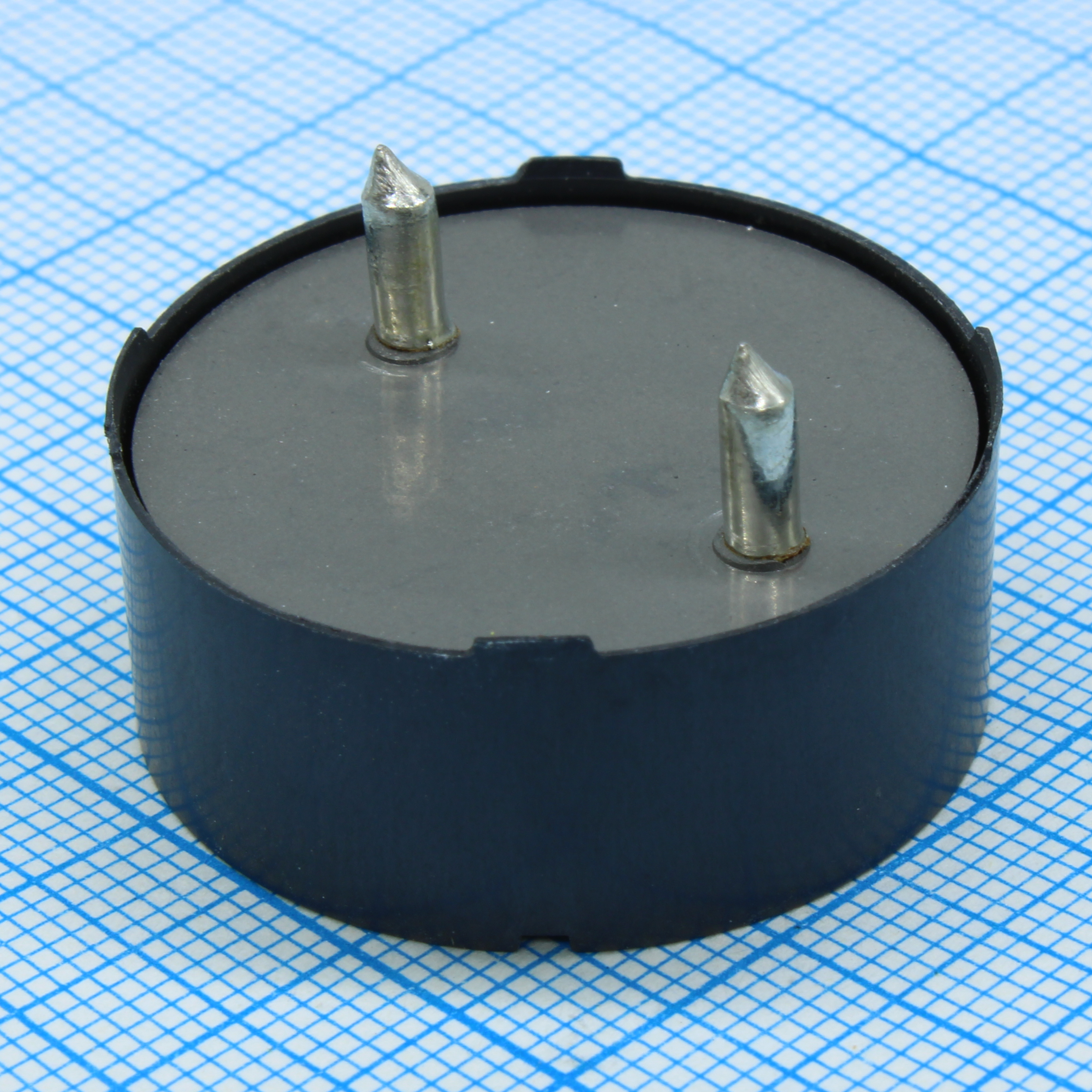 Индуктивности и дроссели выводные