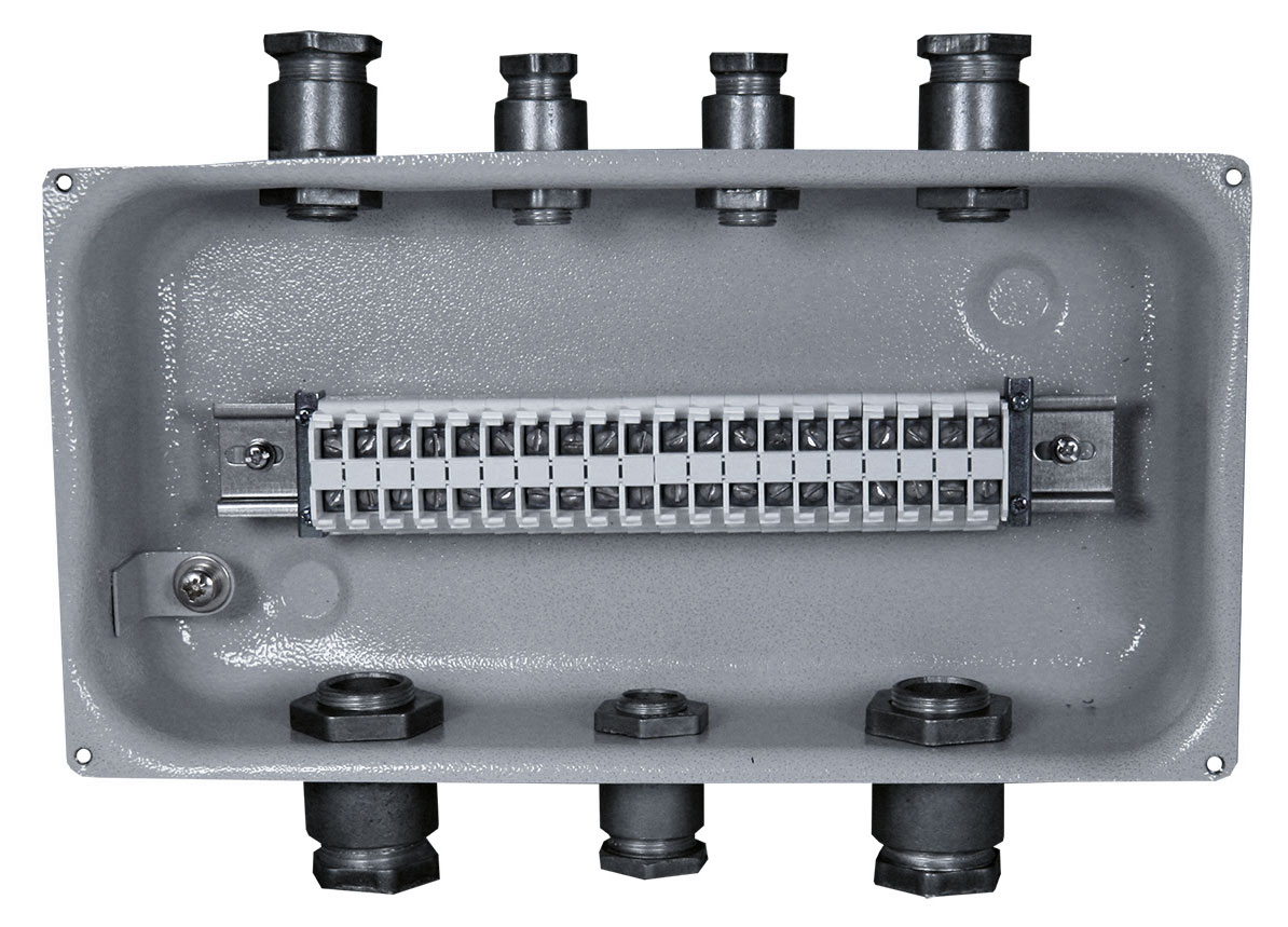 У-615 У2, 20 клемм, IP65 (металлические вводы)