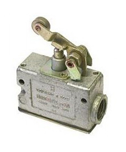 МП 1306 У2 исп.01, IP54, рычаг с роликом, комбинированный, винт 