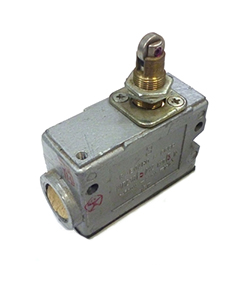 МП 2305 У2 исп.03, IP54, толкатель с поперечным расположением ролика, комбинированный, винт 