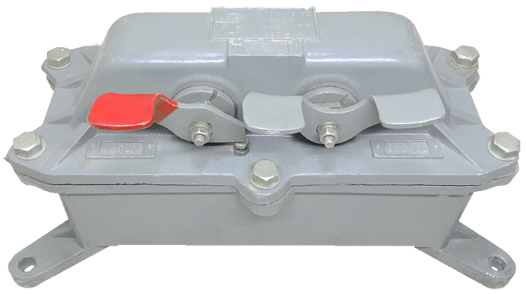 КУ123-31У2, три элемента, 3з+3р, диаметр отверстий 12мм, IP56  